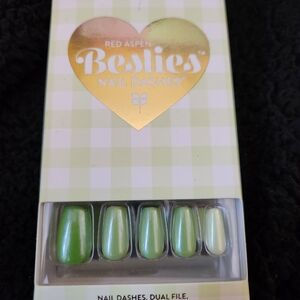 Red Aspen Nail Dashes